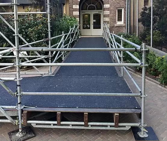 rolstoeltoegankelijke hellingbaan artis amsterdam
